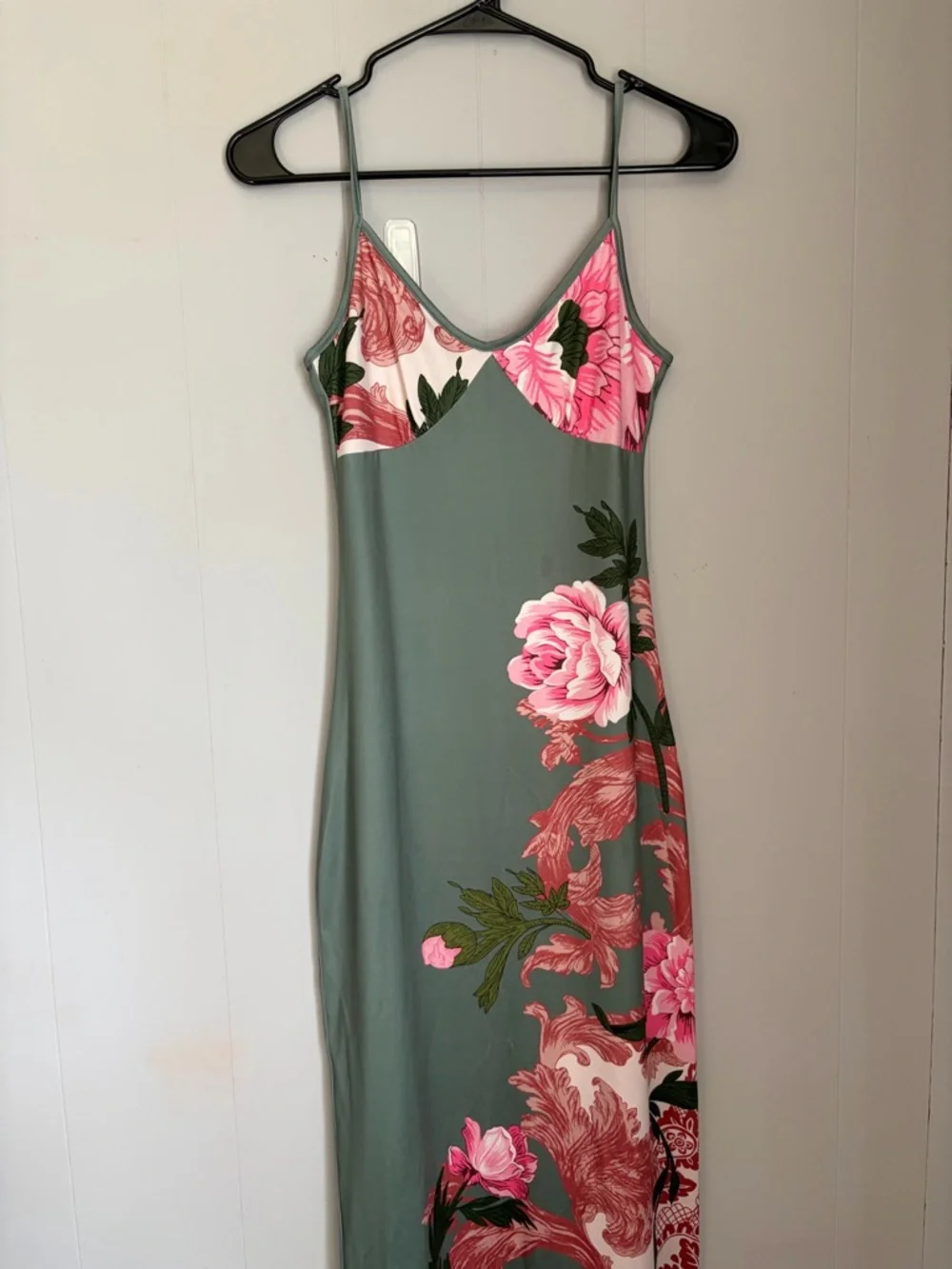 Commense Sage Green Maxi Dress with Pink Floral Detail - Picture 3 of 7